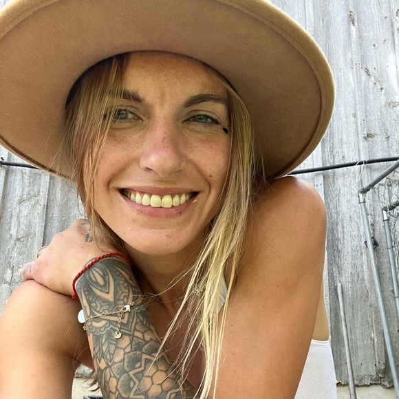 Hey! I’m QueenHazy ❤️ - Picture 1 of 4